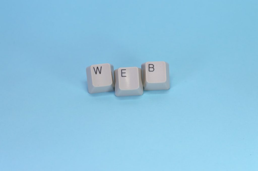 découvrez comment créer un site web efficace alliant design attractif et performance optimale pour maximiser votre présence en ligne.