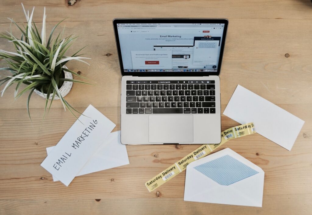 découvrez les meilleures stratégies pour optimiser vos campagnes d'emailing et maximiser l'engagement et le taux de conversion de vos emails marketing.