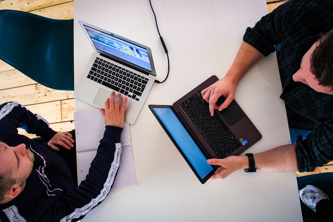 agence digitale spécialisée dans la création de stratégies en ligne, le développement web et le marketing numérique pour booster votre présence digitale.